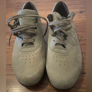 SAS Freetime walking shoes in a taupe suede material Possible a large size 8